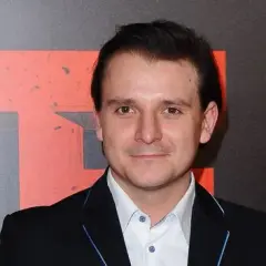 Szymon Warszawski - historia życia i kariery utalentowanego aktora