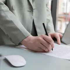 Oglądaj najlepsze włoskie seriale kryminalne online