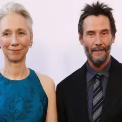 Keanu Reeves z żoną Alexandrą Grant na czerwonym dywanie.
