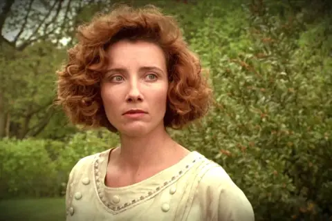 Emma Thompson w historycznej kreacji, jedna z jej niezapomnianych ról w filmach.