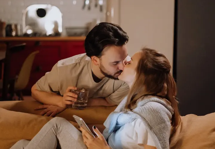  Najlepsze romantyczne seriale Netflix - lista hitów 2022