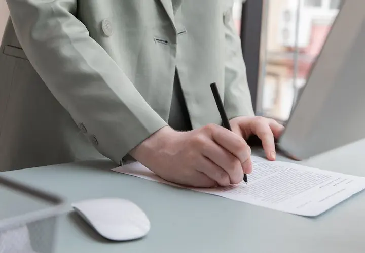 Oglądaj najlepsze włoskie seriale kryminalne online