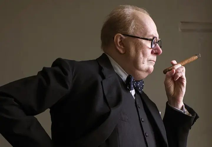 Film Czas mroku: Churchill kontra nazizm - dramat wojenny