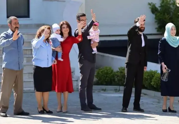 Przysięga serial ile odcinków? Zaskakujące różnice w wersji polskiej