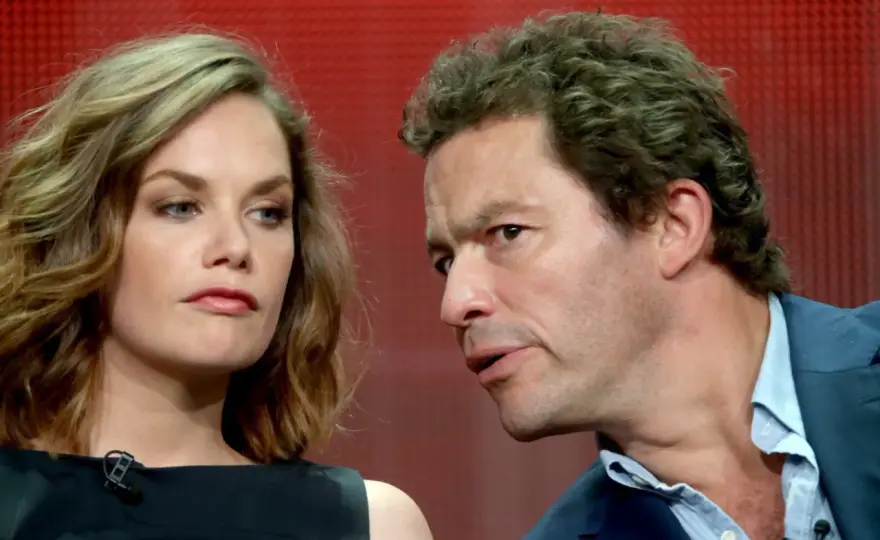 Ruth Wilson w serialu, który odkrywa tajemnicę kobiety w ścianie. Recenzja SkyShowtime