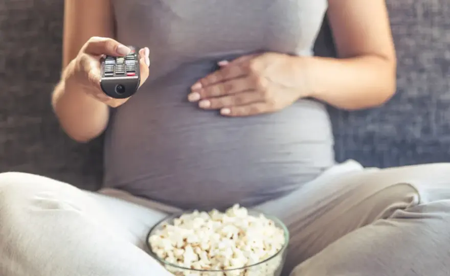 Najlepsze filmy o ciąży, które poruszają emocje i wyzwania rodzicielstwa