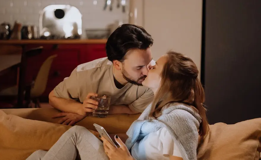  Najlepsze romantyczne seriale Netflix - lista hitów 2022