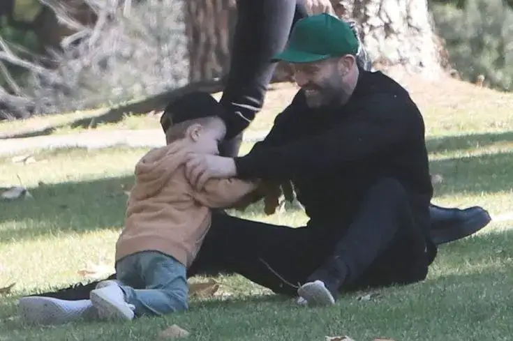 Zdjęcie Jason Statham z dziećmi: Wzruszające chwile twardego aktora